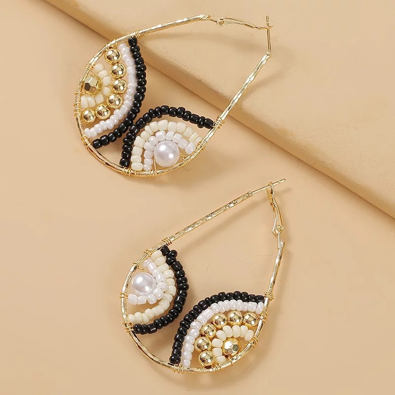 Anthropologie Gold Plated White Black Beaded Wire Wrap Teardrop Hoop Ear 34$